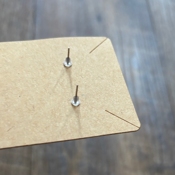 Simple Leopard Polymer Clay Earrings. - Picture 3 of 4